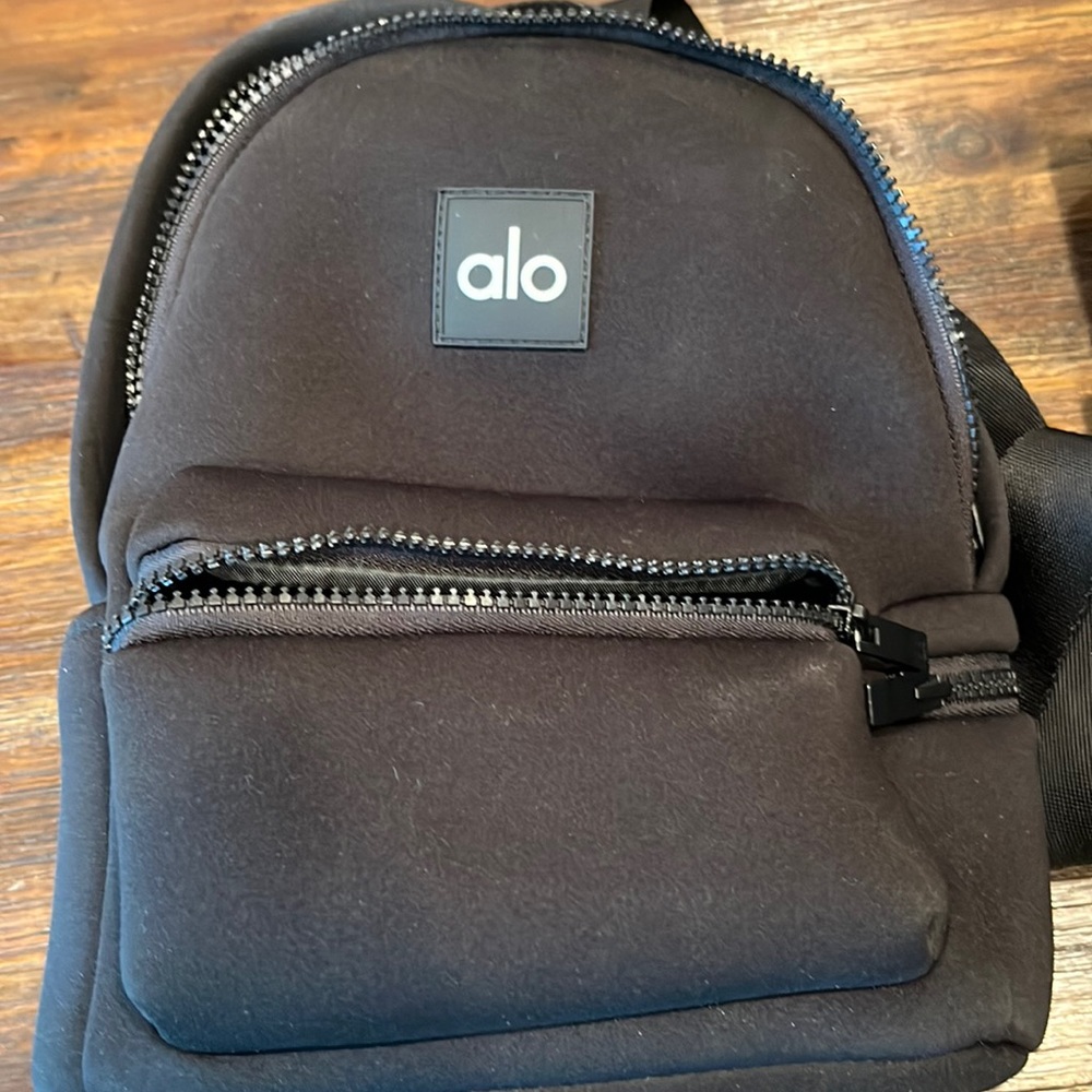 Womens alo backpack like new condition